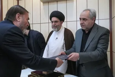 مراسم تجلیل از خانواده‌های شهدای جنگ تحمیلی سوم