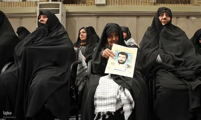 دیدار پیشکسوتان و فعالان دفاع مقدس و مقاومت با رهبر انقلاب