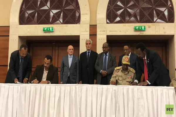 شادی مردم سودان از توافق نظامیان و اپوزیسیون