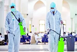 মসজিদগুলো জীবাণুমুক্ত করছে সৌদি সরকার