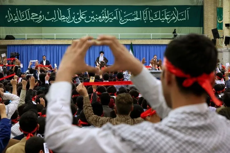 جوان مظهر توانمندی، پویایی، سرزندگی و ابتکار است