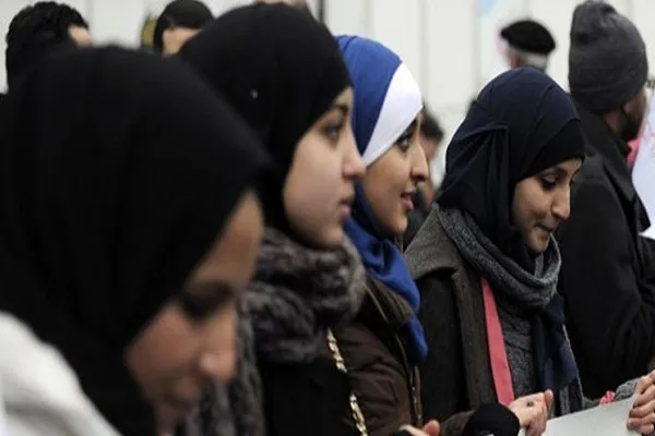 موجی از انتقادات شدید علیه پاریس پس از وضع محدودیت جدید برای حجاب