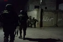 Zionist Forces Detain 12 Palestinians in West Bank