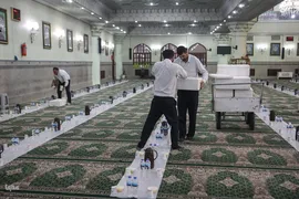 توزیع افطاری در شب میلاد امام حسن مجتبی(ع)