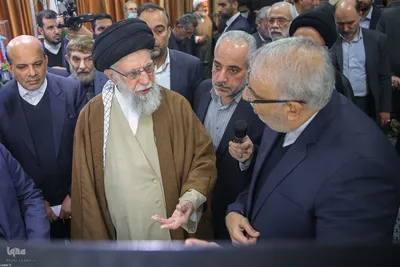 بازدید رهبر انقلاب از نمایشگاه توانمندی‌های تولید داخل