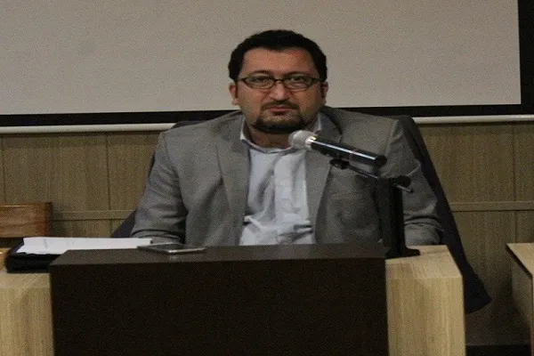 شریعتی به آسیب‌های سنت احیانشده تذکار می‌دهد