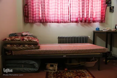 دانشجویان ساکن در اتاق‌ها و سوئیت‌ها می توانند یک نفر را به نمایندگی از خودشان انتخاب و جهت جمع‌آوری و تحویل وسایل به انبار به اداره سراها معرفی نمایند.