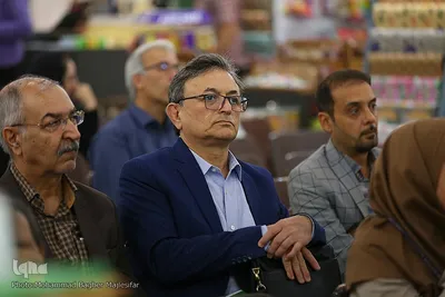 نشست گفت‌وگو درباره کتاب «توسعه پایدار و محیط‌زیست در سیاست خارجی ایران»