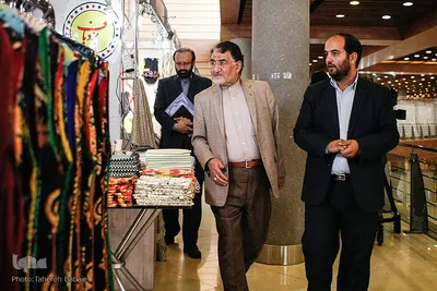 یحیی آل‌اسحاق، رئیس پیشین اتاق بازرگانی، صنایع، معادن و کشاورزی استان تهران در بازدید از نمایشگاه جامع تولیدات ملی 