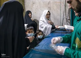 مهمان عزاي حضرت مادر بر سفره كريم بن كريم
