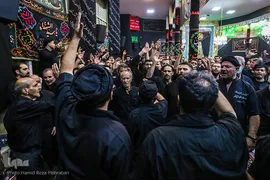 آیین طشت‌گذاری در مسجد اردبیلی‌های تهران