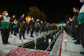 مراسم شام غریبان و لاله گردانی خادمین حرم شاهچراغ (ع)