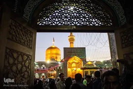 حرم مطهر رضوی در شب میلاد حضرت رضا(ع)
