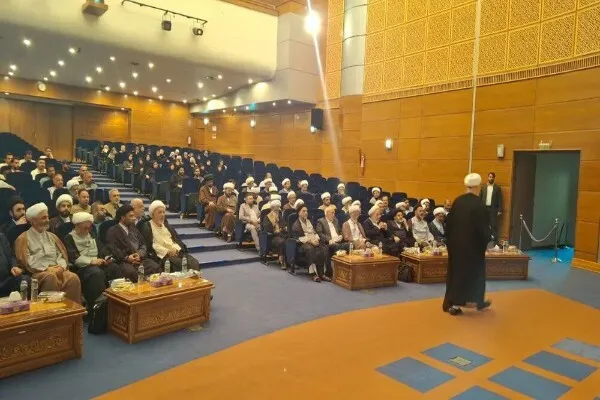 همایش بزرگداشت مقام علم و معلم در قم برگزار شد