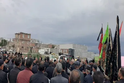 دسته عزاداری مسجد هاشمیه محله سیدآباد راه شیخ کلخوران  در تاسوعای حسینی
