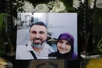 حضور آیت‌الله دژکام در منزل شهید معصومه کرباسی‎