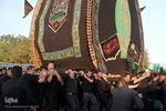آیین نخل گردانی ظهر عاشورا در شاهدیه یزد