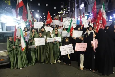 فریاد استکبارستیزی مردم انقلابی در حمایت از ارزش‌های دینی و انقلابی