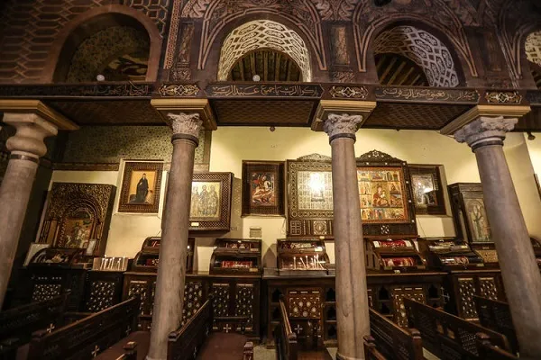 Mısır’da tarihi Asılı Kilise asırlara meydan okuyor