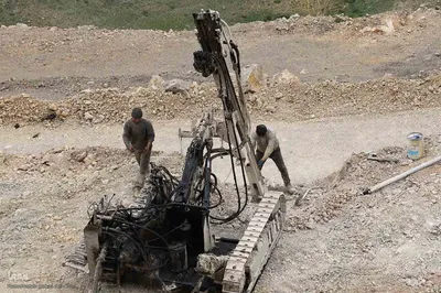 واژه مقدس پدر یعنی کوه آرامش، ستون استوار و سنگ صبور خانواده