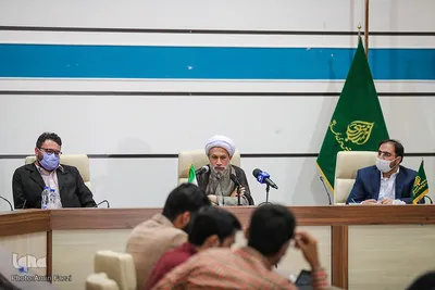 نشست صمیمی آیت‌الله لطف‌الله دژکام امام جمعه و نماینده ولی فقیه در شیراز با خبرنگاران