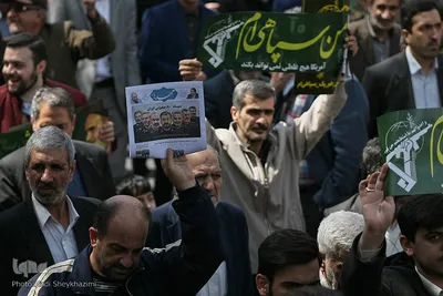 ⁨راهپیمایی نمازگزاران جمعه تبریز در حمایت از سپاه⁩