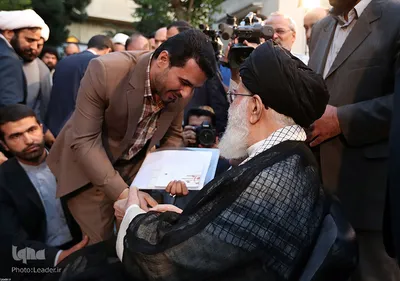دیدار جمعی از شاعران و اهالی فرهنگ و ادب با رهبر انقلاب