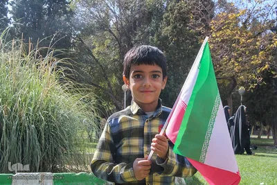 دهه نودی‌ها در راهپیمایی روز دانش‌آموز