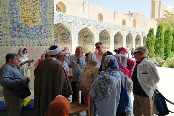 آشنايي ۱۰۰۰ توریست اسپانيولي زبان با اسلام از ابتدای سال تاکنون 