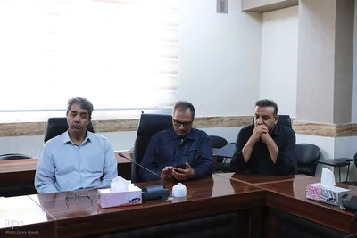 برگزاری نشست بررسی ابعاد شخصیتی و نقش رهبر شهید در ارتقای جایگاه ایران در منطقه و جهان در جهاددانشگاهی آذربایجان شرقی