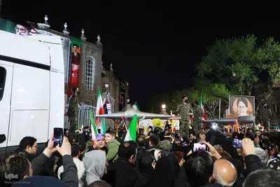نمایش پهپاد شاهد ۱۳۶ در اجتماع شبانه تبریزی‌ها