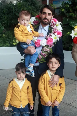 «مهدی غلامنژاد» نماینده ایران در رشته  قرائت نهمین دوره مسابقات بین‌المللی قرآن کویت در کنار ۳فرزند خود