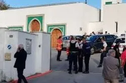 Deux blessés dans l'attaque d'une mosquée en France