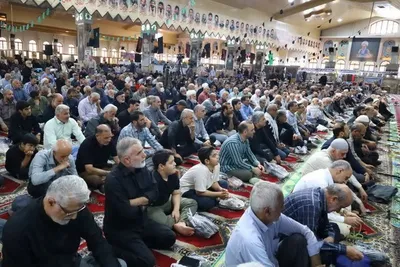 اقامه نماز جمعه ساری با امامت آیت الله محمد باقر لائینی