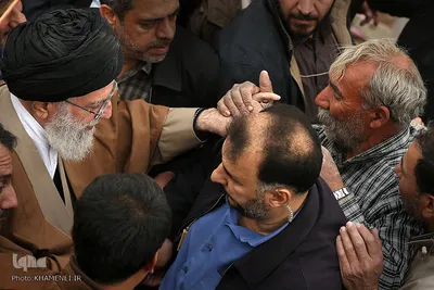 حضور رهبر معظم انقلاب در منطقه زلزله‌زده سرپل ذهاب
