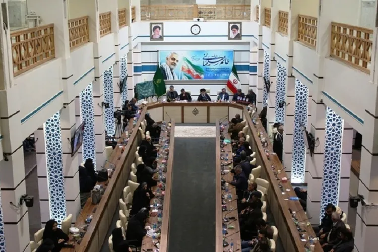 غزلسرایی شاعران كشور در «خاتم سلیمانی» حرم شاهچراغ(ع)