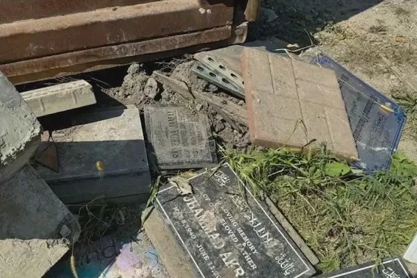 Chicago Muslim Families Outraged Over Headstones Found Near Cemetery Dumpster
