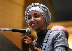 Ilhan Omar et les Démocrates veulent mettre fin à la loi interdisant les couvre-chefs religieux au Congrès