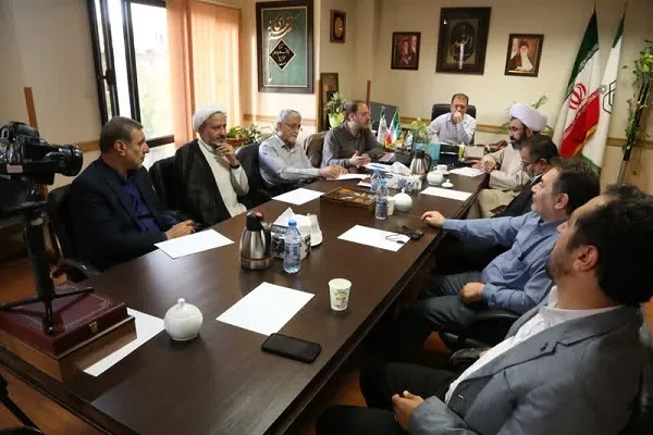 اعطای گواهینامه به شرکت‌کنندگان جشنواره «نشان نیکوکاری»