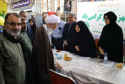 اقامه نماز جمعه ساری با امامت آیت الله محمد باقر لائینی