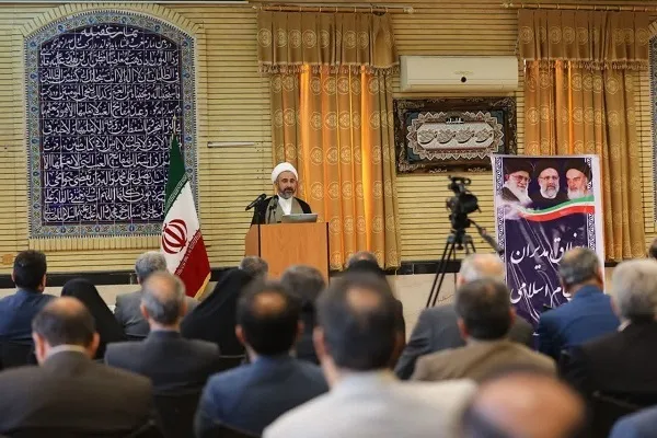 دشمن در پی تغییر سبک زندگی مردم برای ضربه‌ زدن به کانون خانواده است