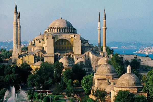 Decisión histórica en Turquía: Hagia Sophia se convierte nuevamente en una mezquita