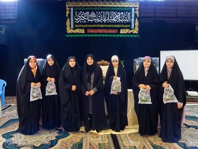 اعتکاف دانش‌آموزان دختر در مسجد سیدالشهدا(ع) خمینی‌شهر