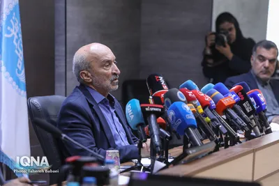 نشست خبری رئیس دانشگاه تهران
