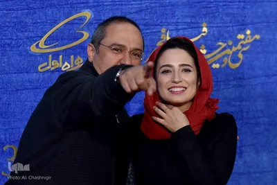 از راست نگار جواهریان و رامبد جوان در فرش قرمز عوامل فیلم «طلا» در پنجمین روز سی‌وهفتمین جشنواره فیلم فجر
