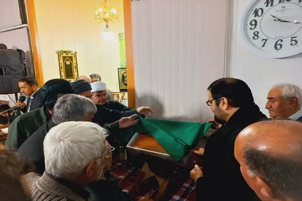 عکس |  آغاز طرح تلاوت نور و رونمایی از قرآن خطی در سنندج