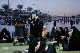 قرائت دعای عرفه در مصلی تهران