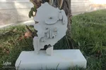 نقش عشق بر تن سنگ / خلق آثاری بی نظیر برای شهدا توسط جوان ملایری