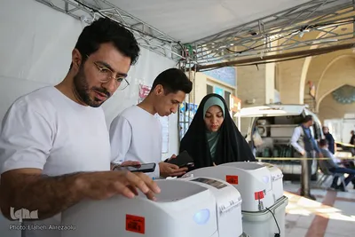 حال و هوای نمایشگاه کتاب در روز انتخابات