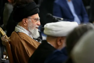 دیدار جمعی از شاعران و اهالی فرهنگ و ادب فارسی با ر هبر معظم انقلاب